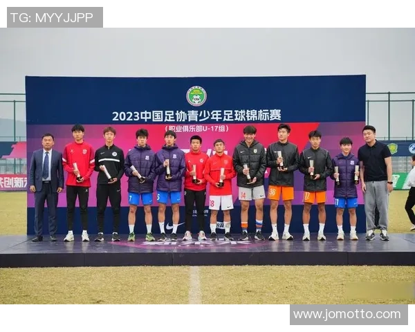 探索足球选手的成长之路从青训到职业生涯的精彩历程与挑战